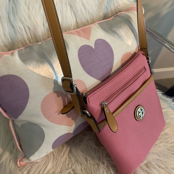 GIANI BERNINI HOT PINK CROSSBODY HANDBAG - Picture 3 of 6